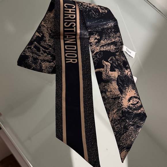 Christian Dior navy blue and Beige Twilly Scarf